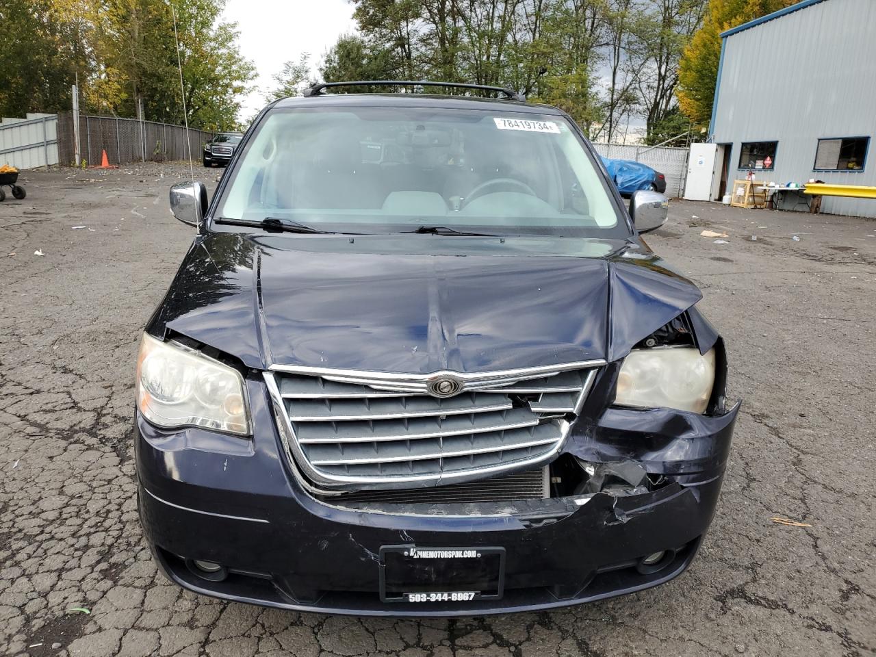 Lot #3004300719 2010 CHRYSLER TOWN & COU