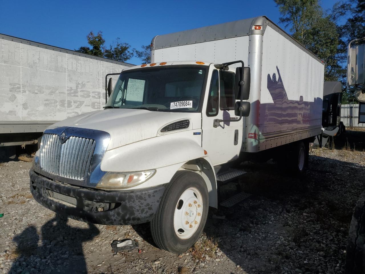 Lot #2921784517 2009 INTERNATIONAL 4000 4300