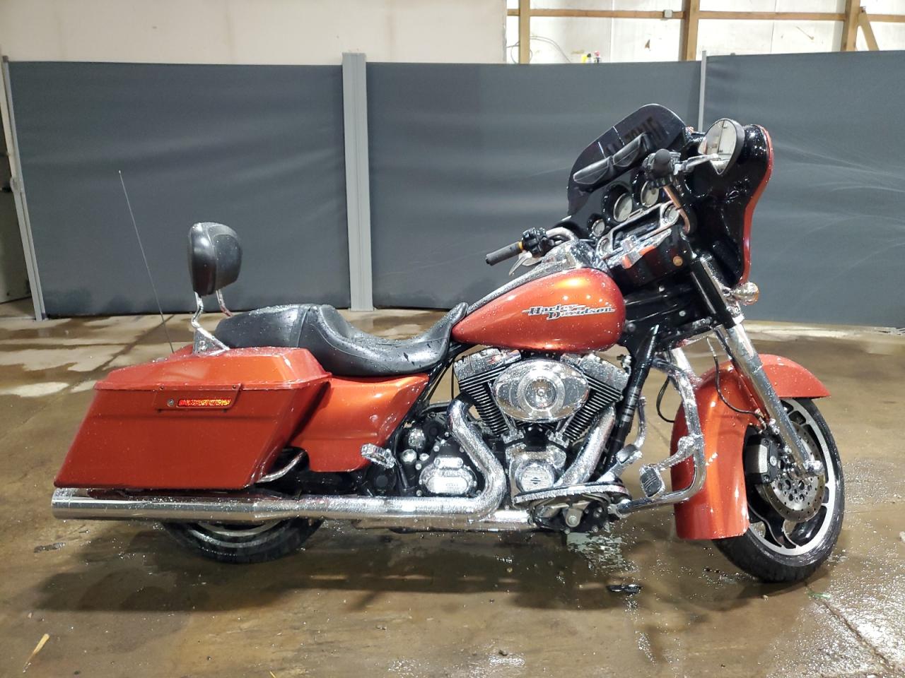 Harley Davidson Street Glide 2011 FLHX103