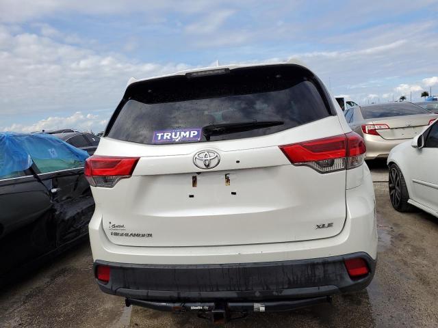 VIN 5TDKZRFH7JS281633 2018 Toyota Highlander, SE no.6