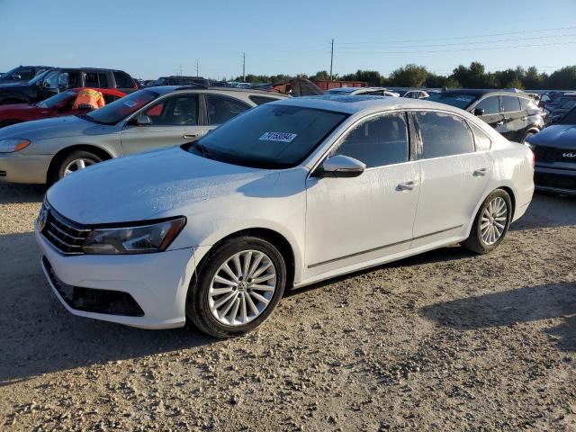 2016 Volkswagen Passat, SE