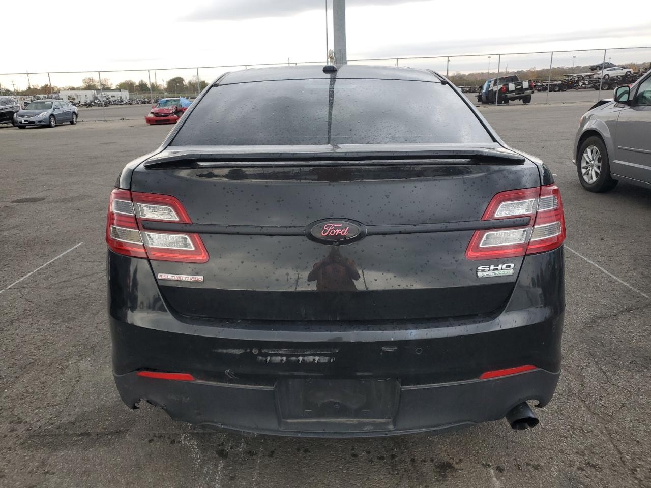 Lot #2989045585 2015 FORD TAURUS SHO