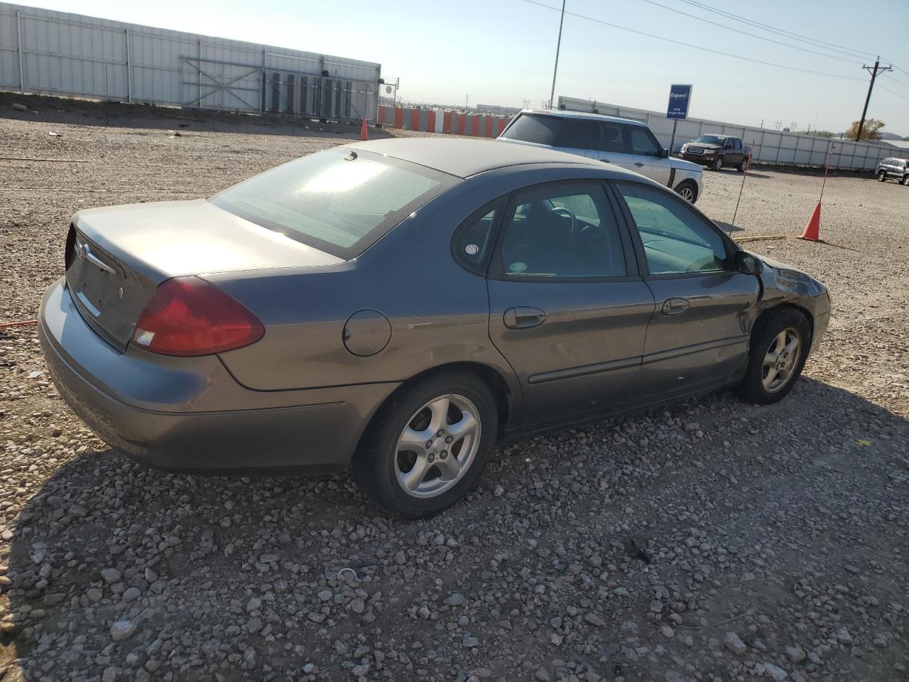 Lot #2913935531 2002 FORD TAURUS SE