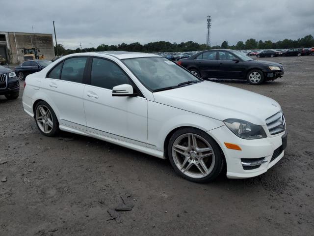 VIN WDDGF4HB1DR272073 2013 Mercedes-Benz C-Class, 250 no.4