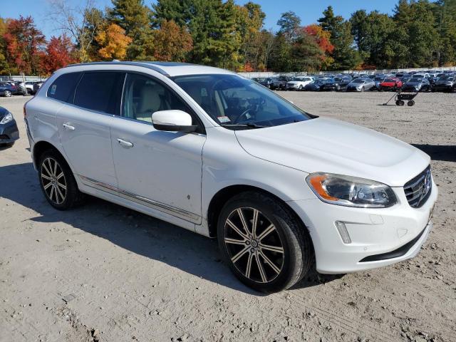 2016 VOLVO XC60 T6 PL - YV449MRM2G2897208