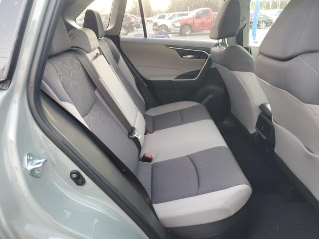 2021 TOYOTA RAV4 XLE - JTMRWRFV5MD136071