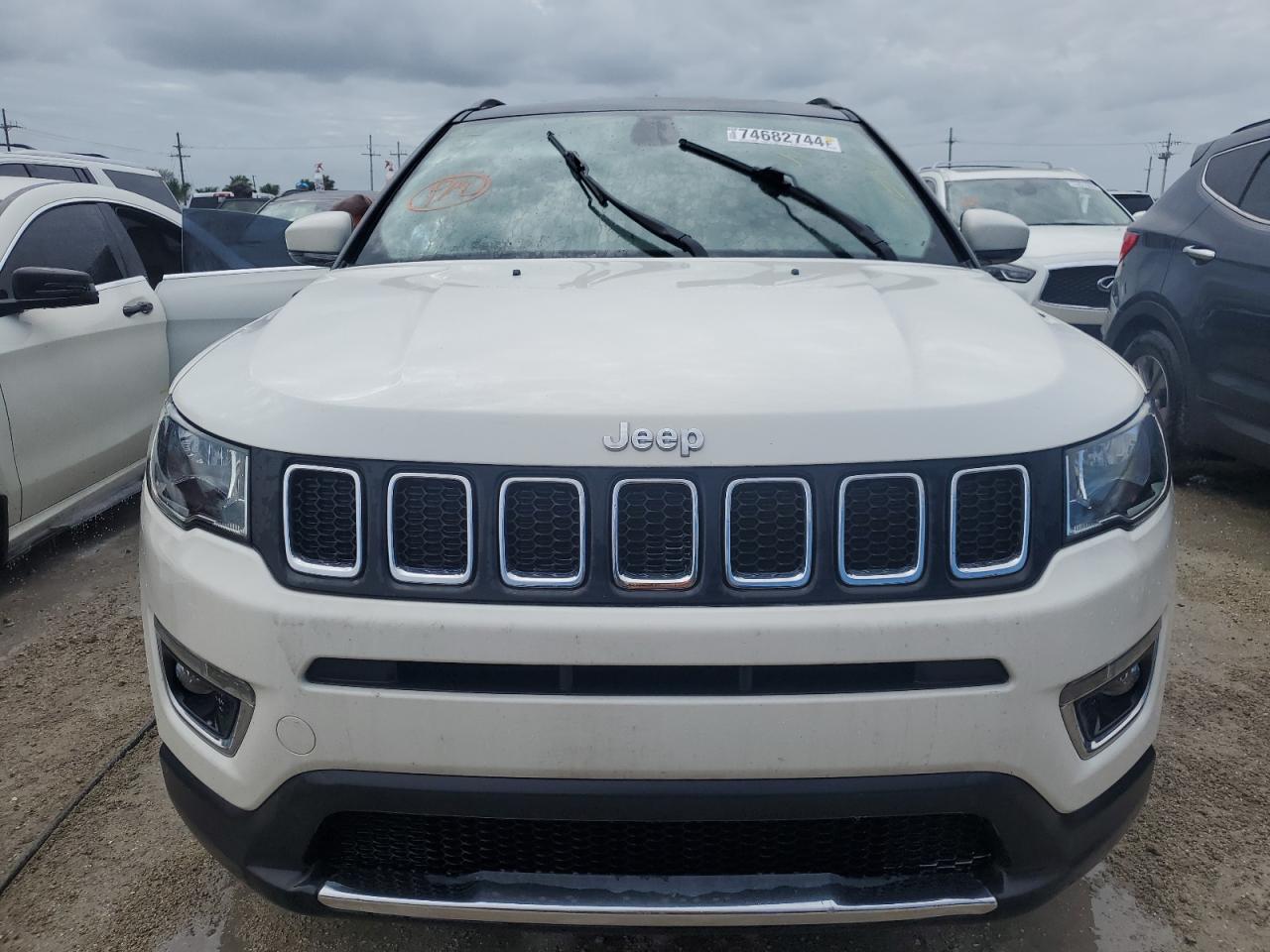 Lot #2989157793 2019 JEEP COMPASS LI