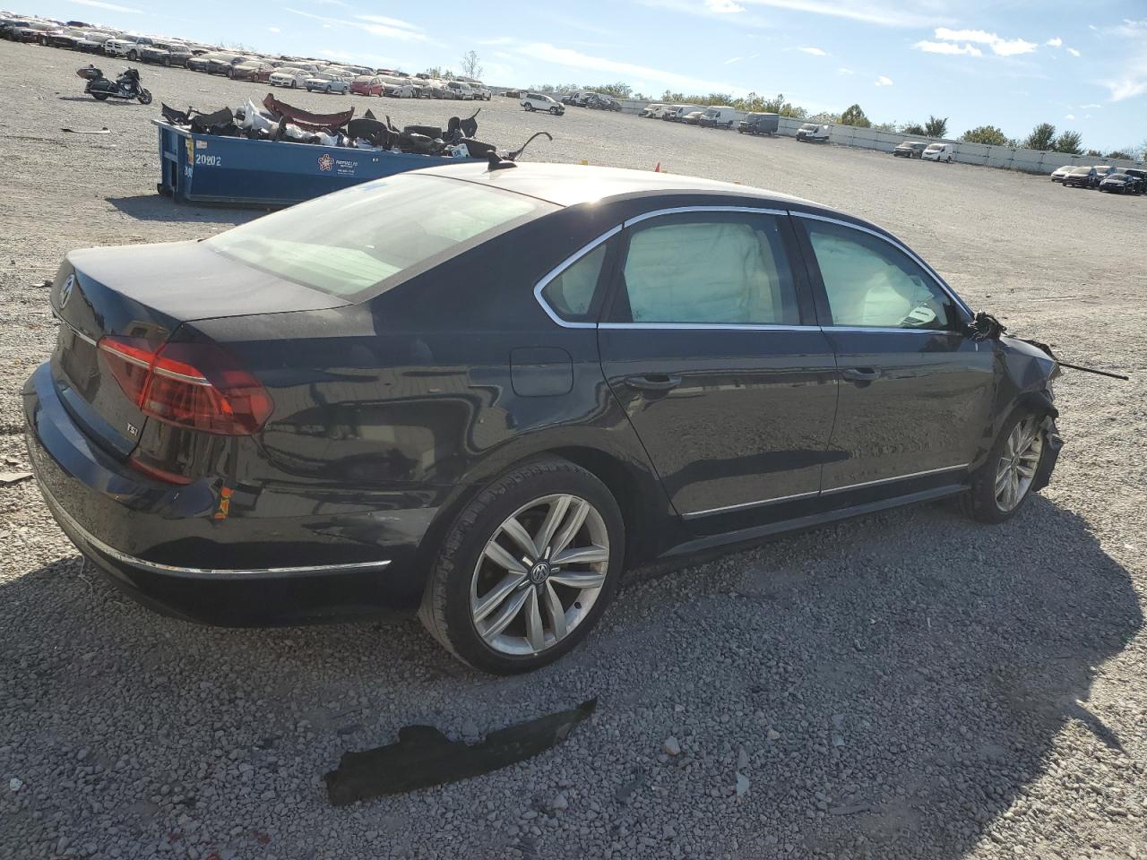 Lot #2989300138 2017 VOLKSWAGEN PASSAT SE