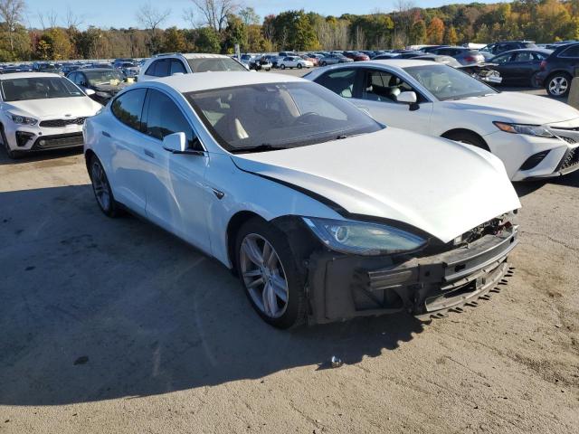2015 TESLA MODEL S 70 5YJSA1S22FF090322