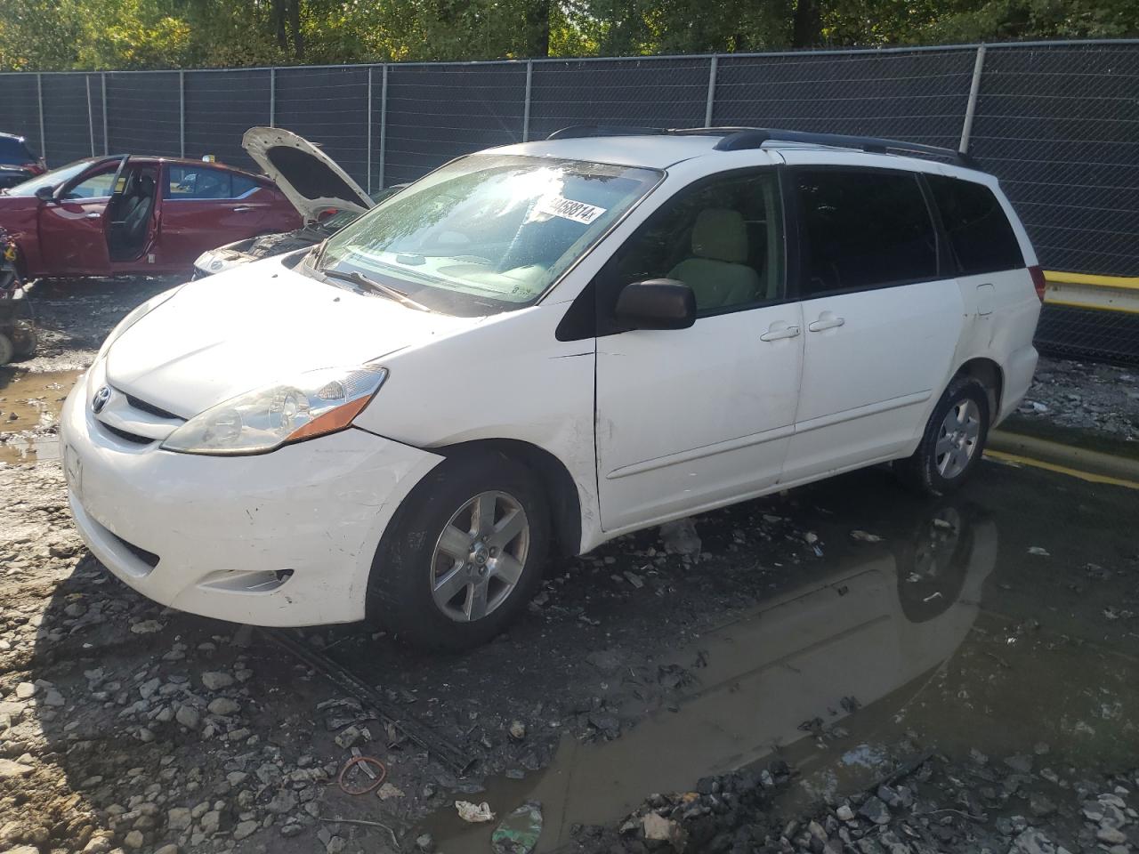 Lot #3024161812 2010 TOYOTA SIENNA CE