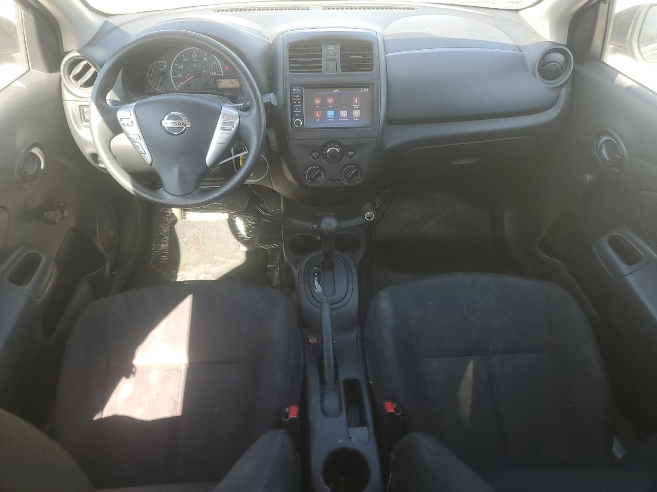 Lot #2909786239 2019 NISSAN VERSA S