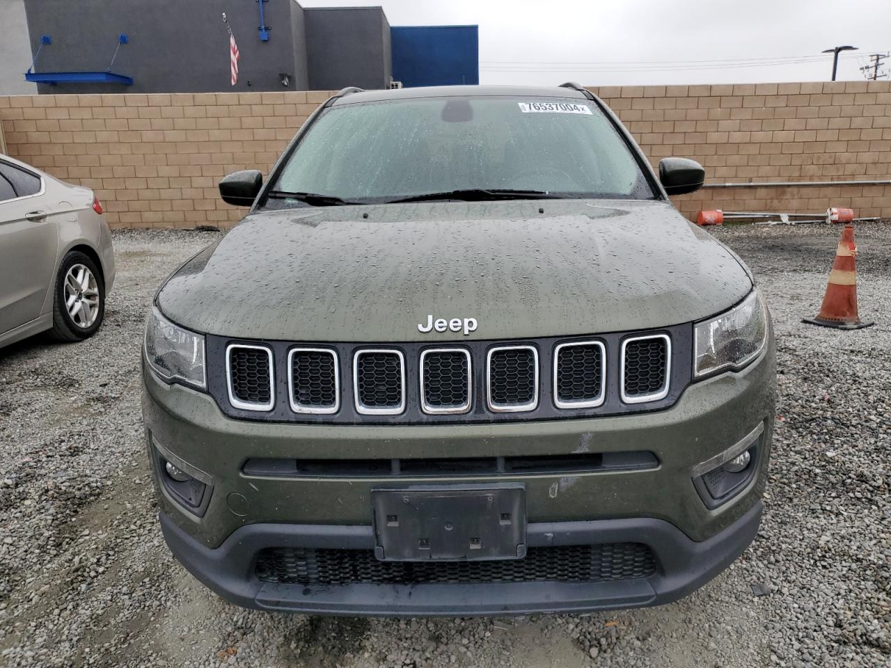 Lot #2979690682 2020 JEEP COMPASS LA