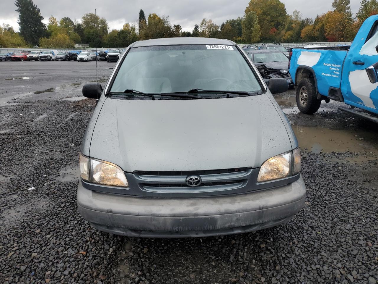 Lot #2986888766 2000 TOYOTA SIENNA CE