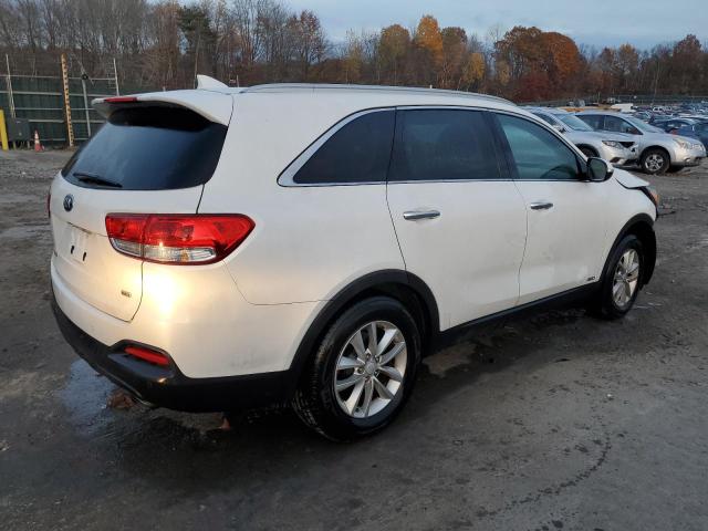 VIN 5XYPGDA37JG360159 2018 KIA Sorento, LX no.3