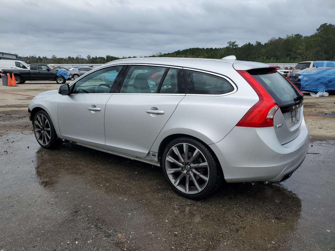 Lot #2907658622 2015 VOLVO V60 PREMIE