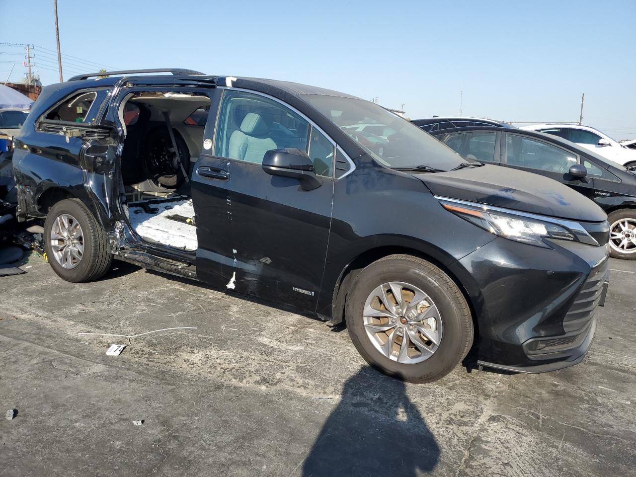 Lot #2976844759 2021 TOYOTA SIENNA LE