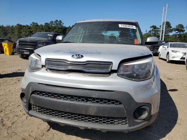 VIN KNDJN2A28J7595903 2018 KIA Soul no.5