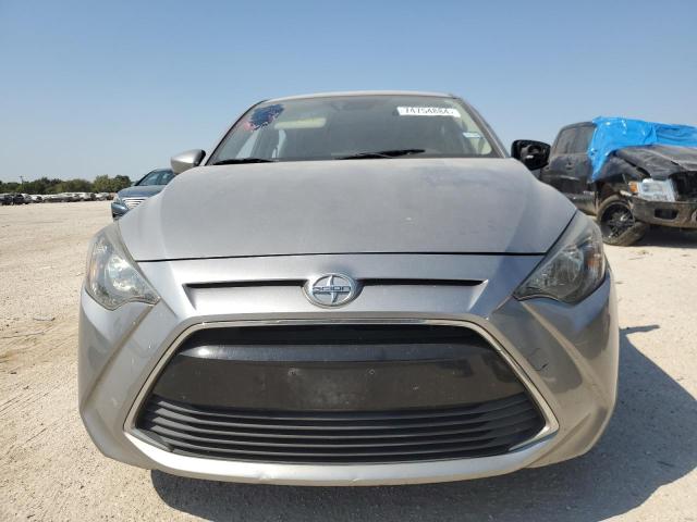 VIN 3MYDLBZV6GY134631 2016 Toyota Scion no.5