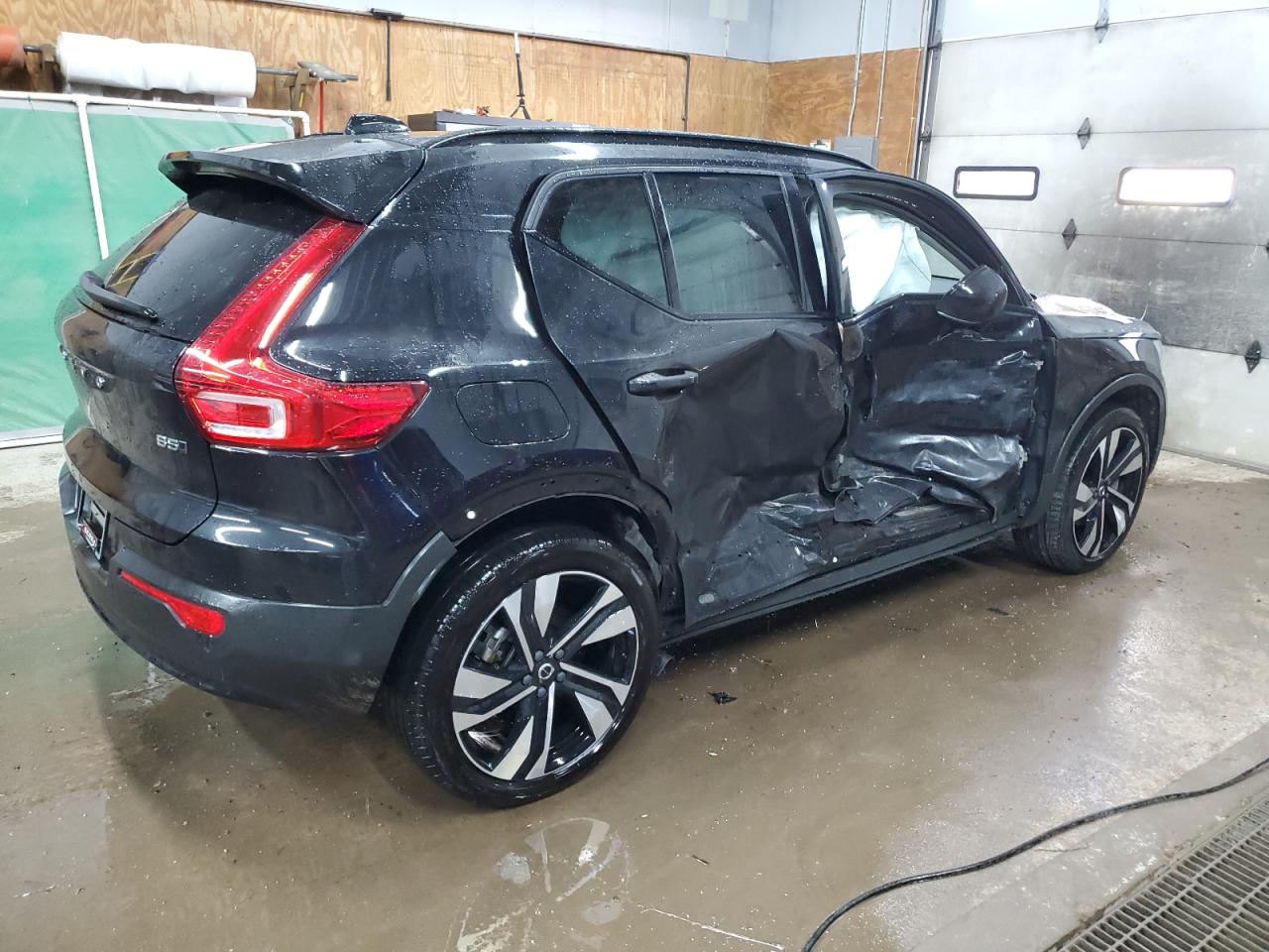 Lot #3033355816 2023 VOLVO XC40 PLUS