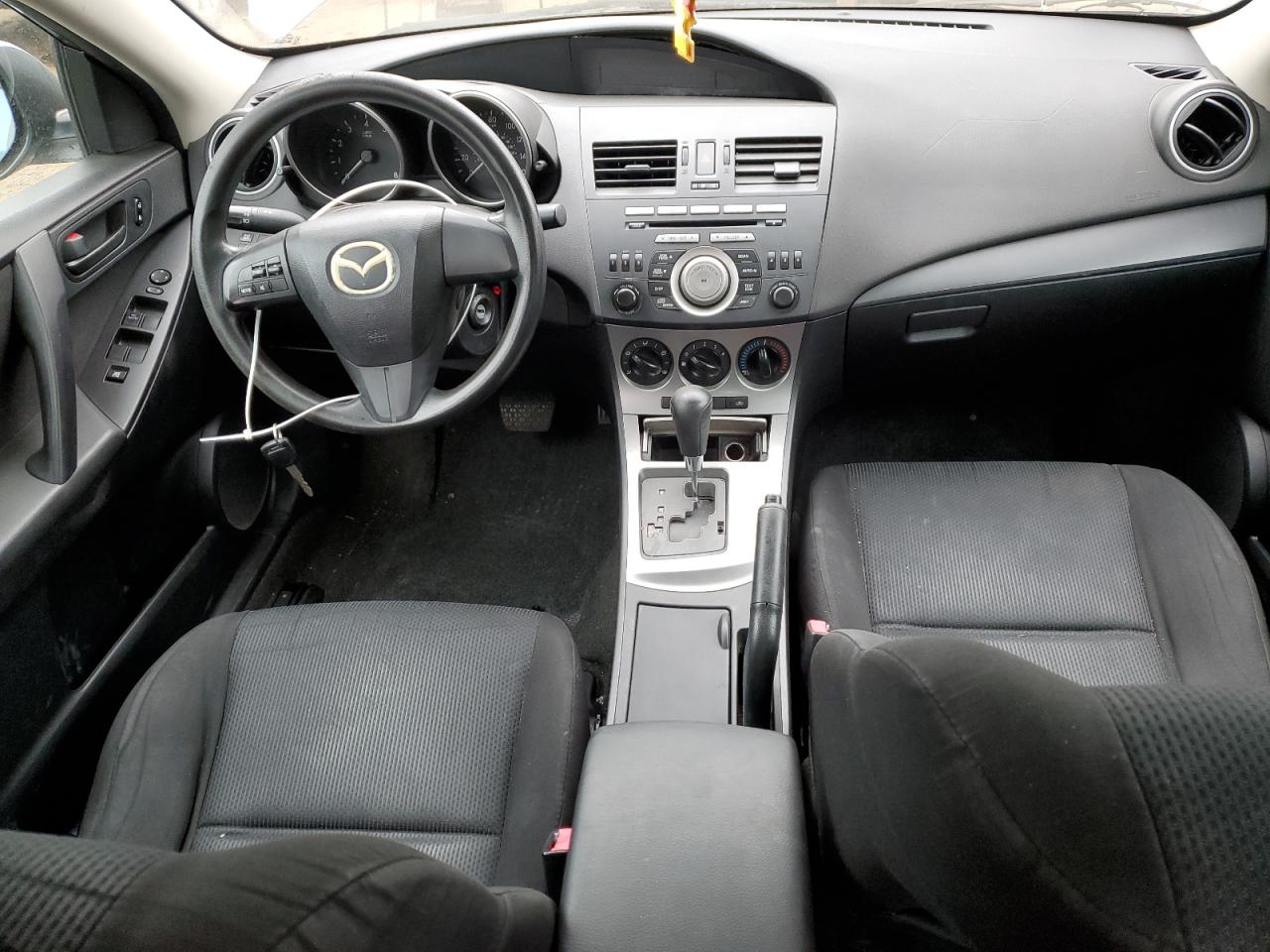 Lot #2959291419 2011 MAZDA 3 I