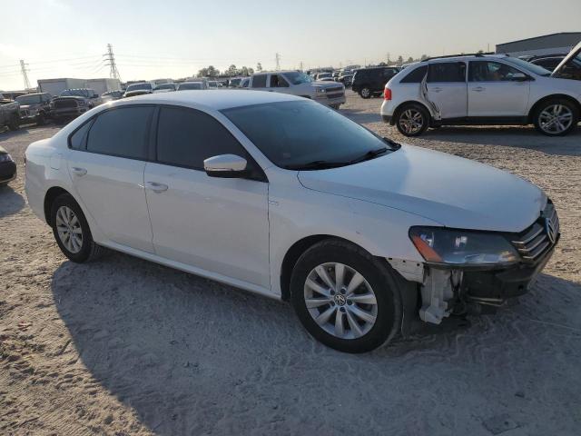 2015 VOLKSWAGEN PASSAT S - 1VWAT7A35FC019886