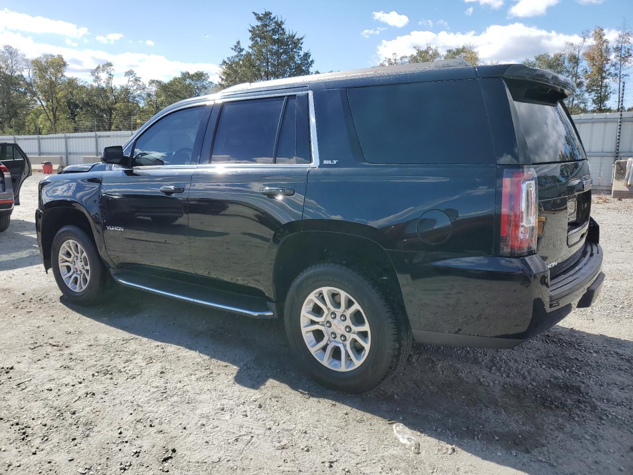 Lot #2986812134 2017 GMC YUKON SLT