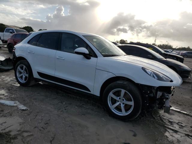 VIN WP1AA2A51JLB03319 2018 Porsche Macan no.4