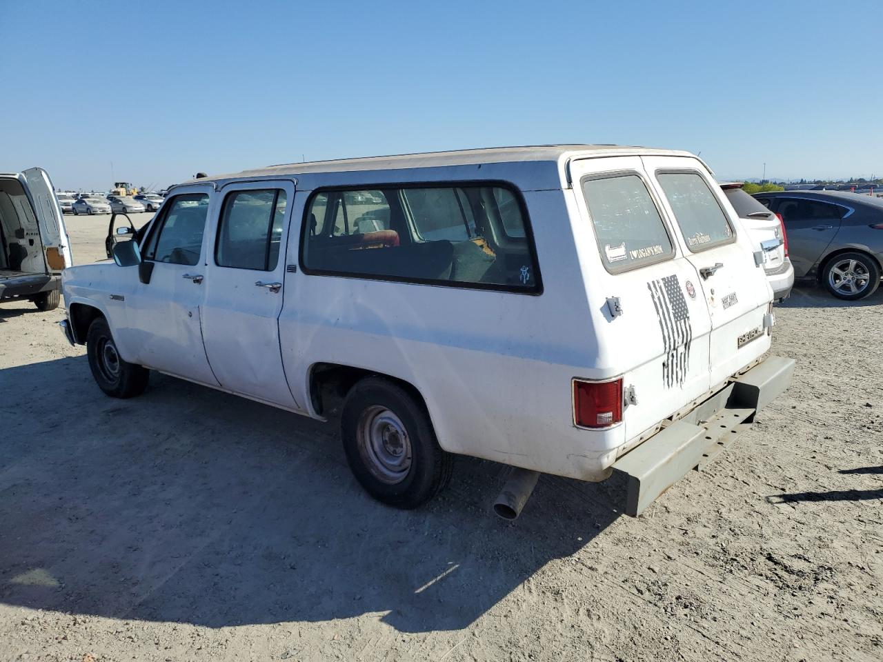 Lot #2902962725 1990 CHEVROLET SUBURBAN R