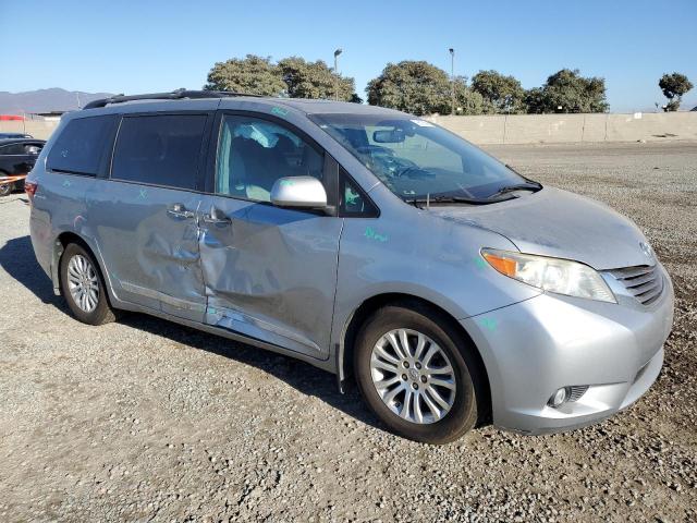 VIN 5TDYK3DC3GS735842 2016 Toyota Sienna, Xle no.4