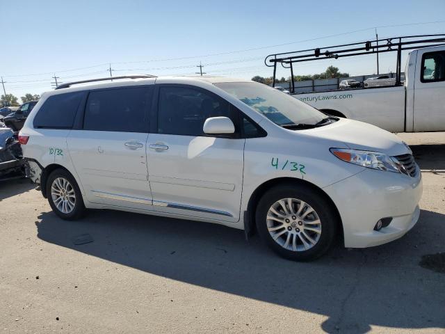 VIN 5TDYK3DC1FS666793 2015 Toyota Sienna, Xle no.4