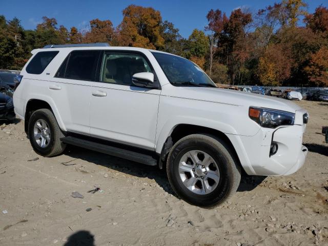 2018 TOYOTA 4RUNNER SR JTEBU5JR3J5572459