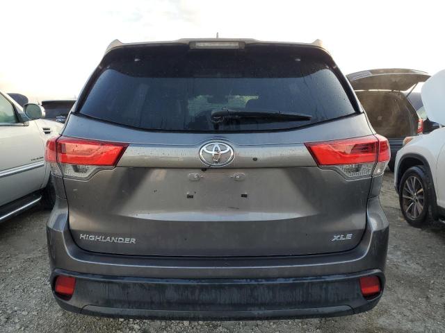 VIN 5TDKZRFH6JS545456 2018 Toyota Highlander, SE no.6