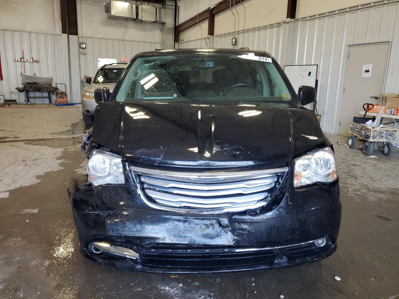 Lot #2955403769 2016 CHRYSLER TOWN & COU