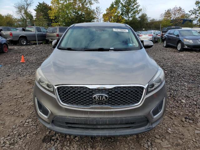 VIN 5XYPG4A32GG146754 2016 KIA Sorento, LX no.5