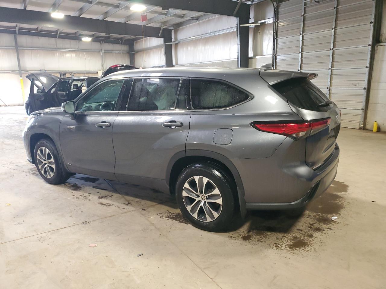 Lot #2987028782 2021 TOYOTA HIGHLANDER