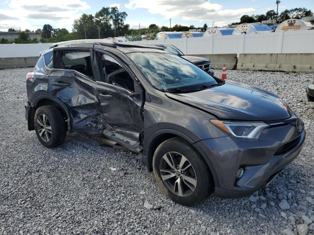 VIN 2T3RFREV1HW666287 2017 Toyota RAV4, Xle no.4