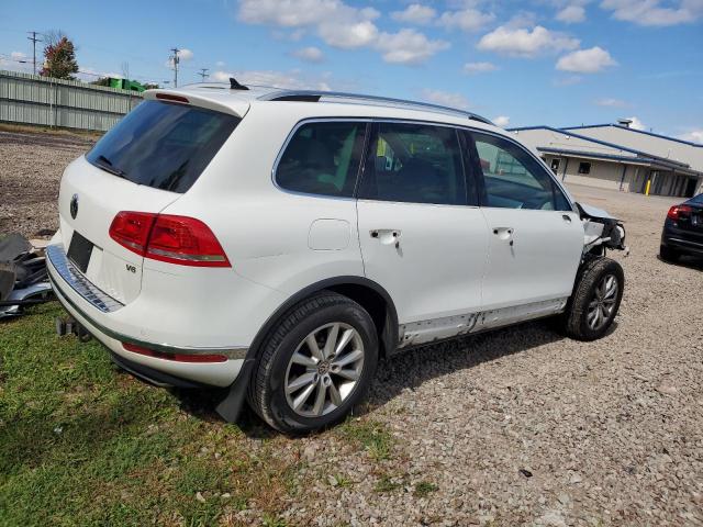 VIN WVGEF9BP3GD007669 2016 Volkswagen Touareg, Sport no.3