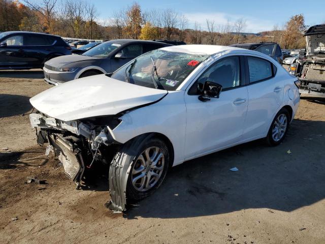 VIN 3MYDLBZV3GY107581 2016 Toyota Scion no.1