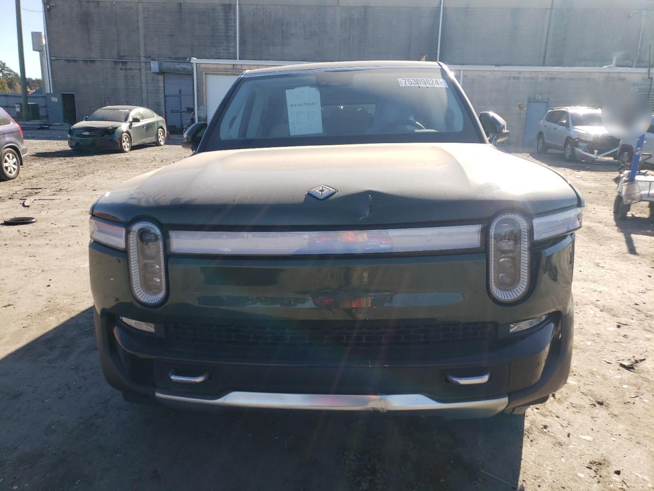 Lot #2978865940 2023 RIVIAN R1S ADVENT