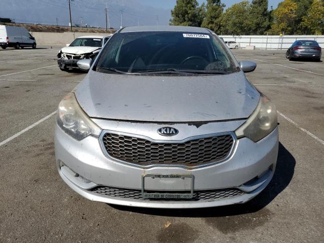 VIN KNAFX4A84F5337832 2015 KIA Forte, EX no.5