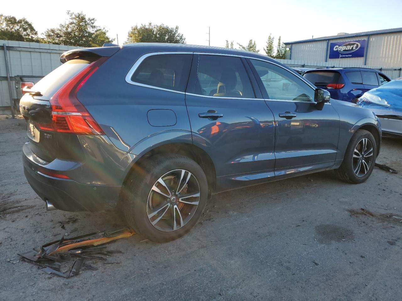 Lot #2952881923 2018 VOLVO XC60 T8 MO