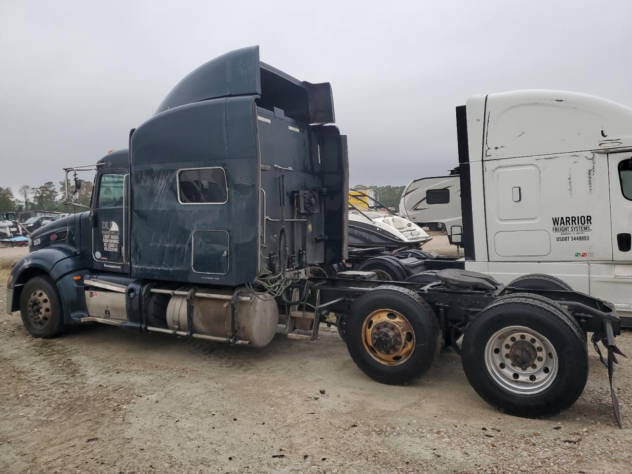 Lot #2960061158 2014 PETERBILT 386