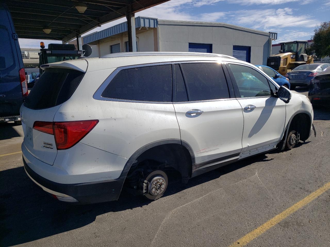 Lot #2940661330 2017 HONDA PILOT TOUR