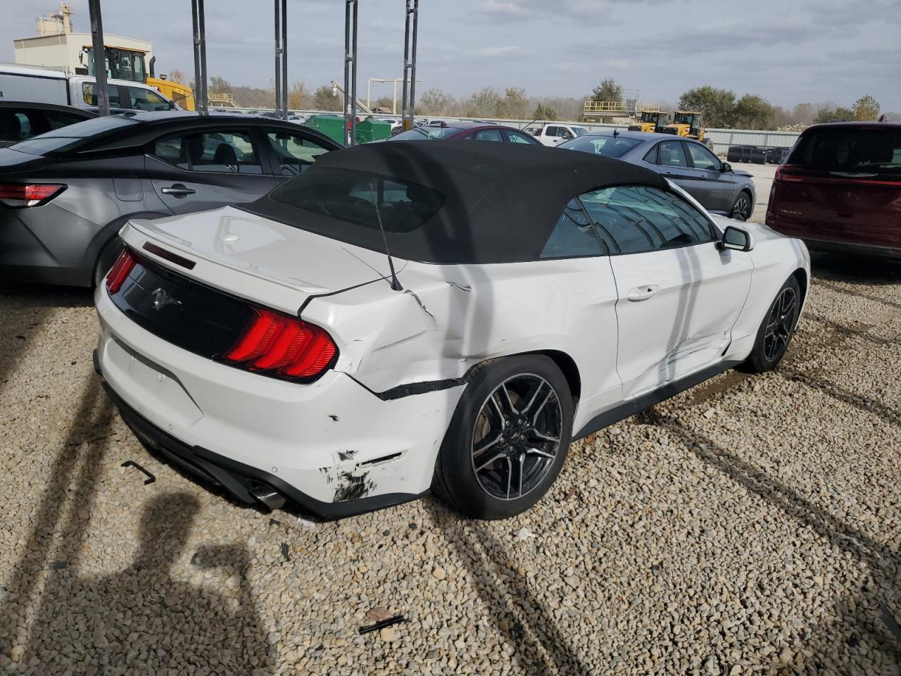 Lot #2960238397 2022 FORD MUSTANG