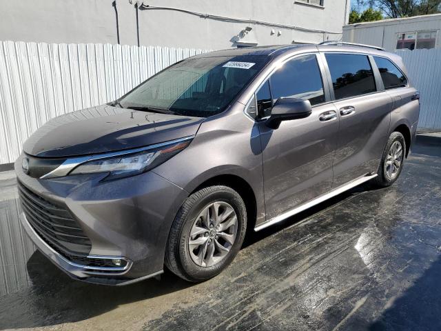 2023 TOYOTA SIENNA XLE #3028279788