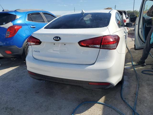 VIN 3KPFK4A7XJE230189 2018 KIA Forte, LX no.6