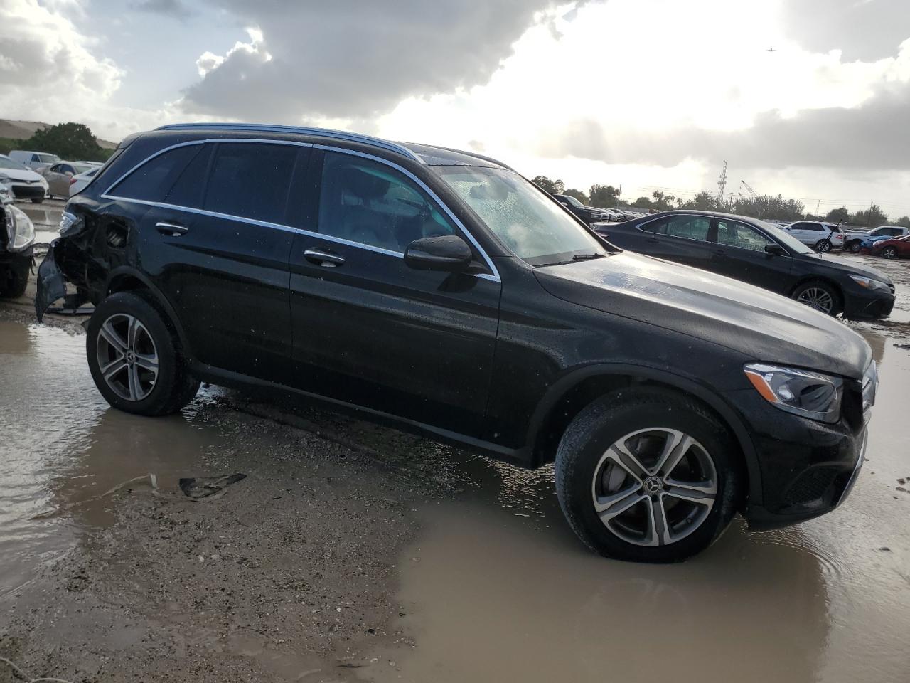 Lot #2960321799 2017 MERCEDES-BENZ GLC 300 4M