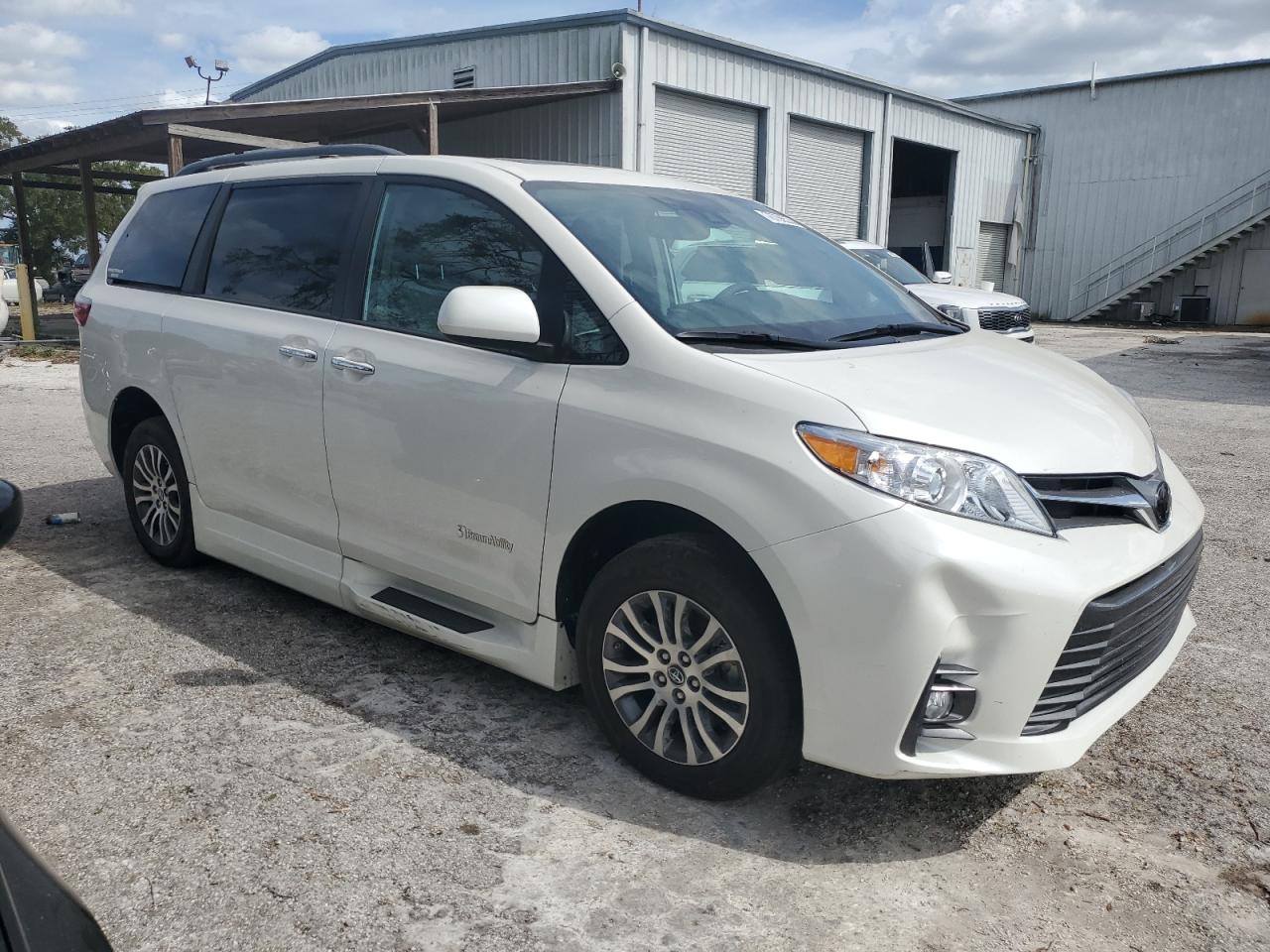 Lot #2974721142 2020 TOYOTA SIENNA XLE