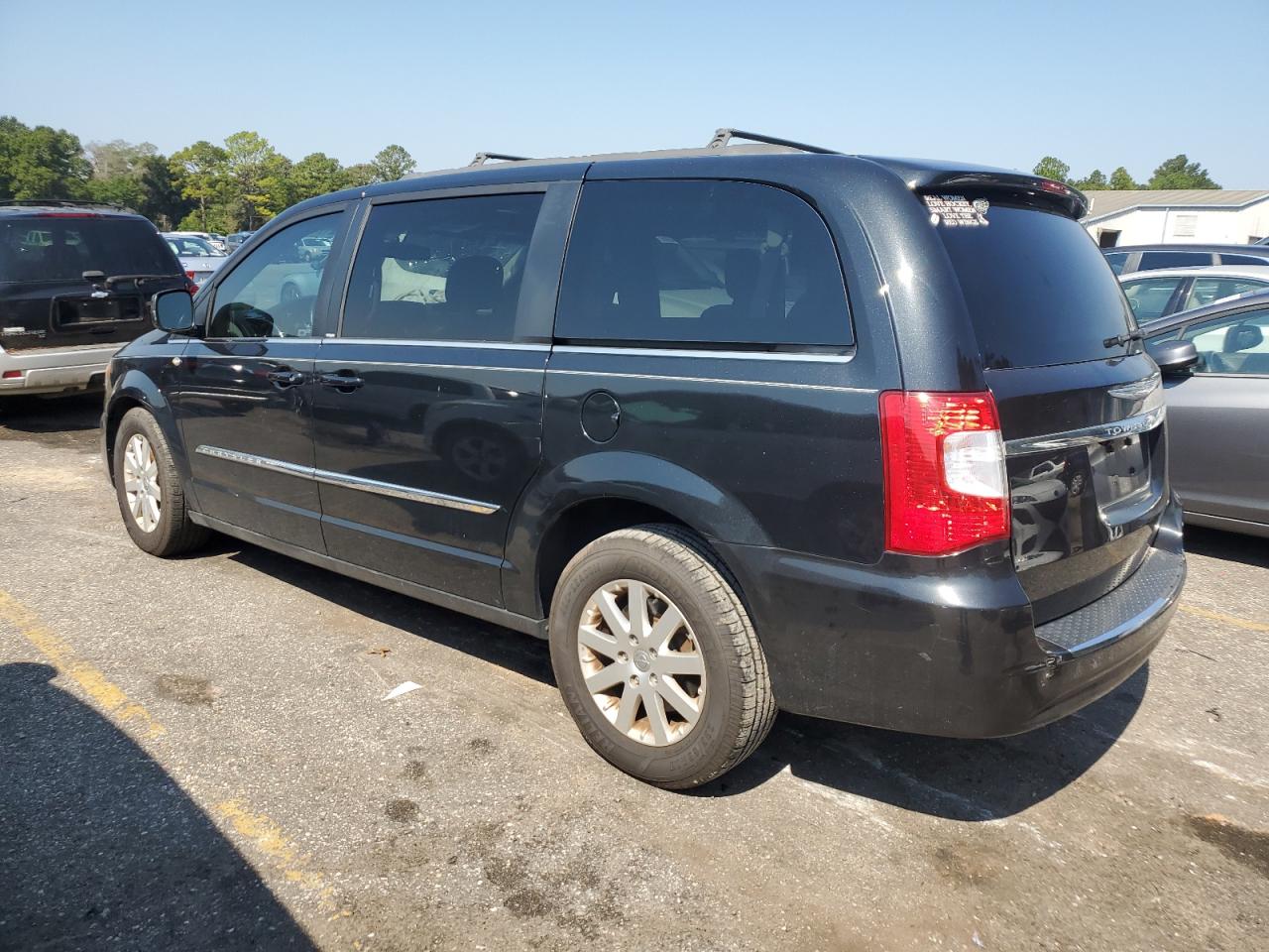 Lot #2919170758 2014 CHRYSLER TOWN & COU