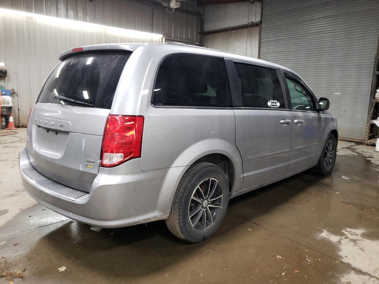 Lot #2926252499 2017 DODGE GRAND CARA